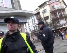 У Києві зникла юна Мальвіна з синім волоссям та пірсингом: прикмети і фото