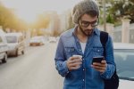 користувач з телефоном