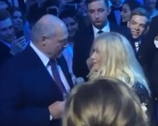 Александр Лукашенко и Таисия Повалий, скриншот видео