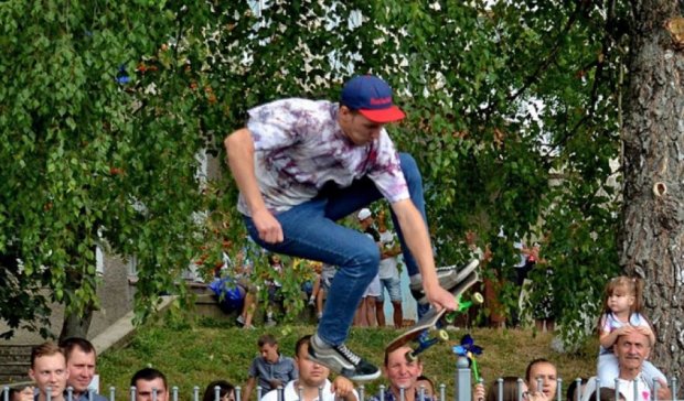 В Луцке презентовали первый в области скейтпарк