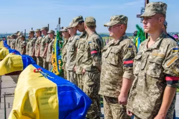 14 неизвестных бойцов похоронили в Днепропетровске 