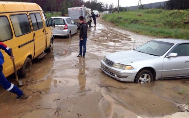 Дождь смыл дорогу на Ивано-Франковщине
