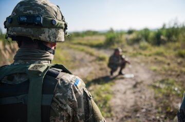 Военный, фото из свободных источников