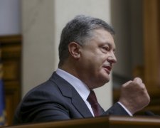 История повторяется: Порошенко назвал Путина новым Гитлером