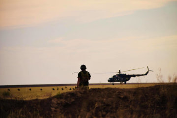 "Попал бы к россиянам - зажарили и съели", - украинские воины спасают не только людей, эпичные кадры милосердия