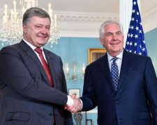Порошенко попросил Тиллерсона выгнать Путина из Украины