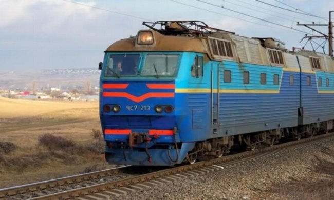 Поезда ежедневно будут гудеть в память героев Крут