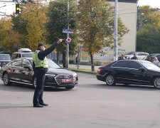 Главное за ночь: кортеж Зеленского, легализация марихуаны, арест защитника Украины и правила растаможки "евроблях"