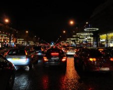 Янгол-охоронець? Вулична камера засікла щось дуже дивне
