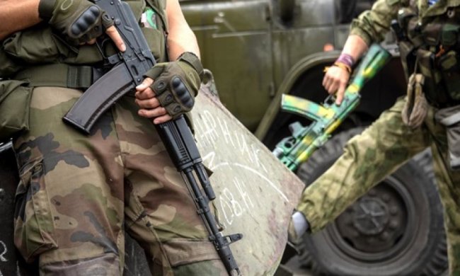 Озброєні люди оточили територію кримського футбольного клубу «Скіф»