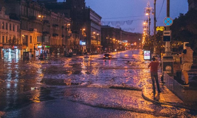 Прогноз погоды на начало недели: стихия пройдет по Украине лютым фронтом