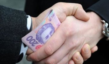 На Житомирщині поліцейський вимагав хабар у 10 тисяч гривень (відео)