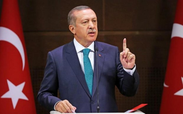 Бог любит... шестерку: коллеги Эрдогана сделали ему приятно 