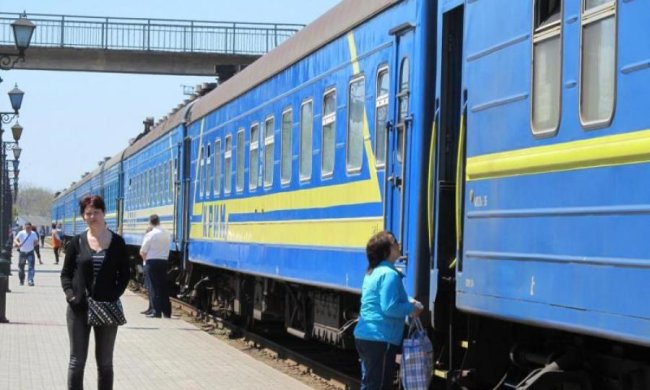 "Басейн" в поїздах Укрзалізниці викликав резонанс в мережі