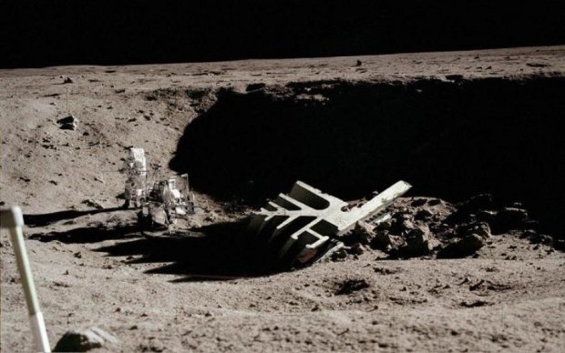 База пришельцев на Луне: уфологи снова подловили NASA