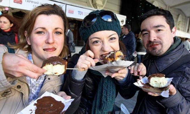 У Львові створили триметрового шоколадного ведмедя (фото)