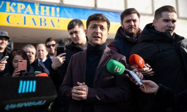 "Я не завидую нашему гаранту, у него сейчас один конкурент - это народ Украины", - Зеленский намекнул на борьбу Порошенко
