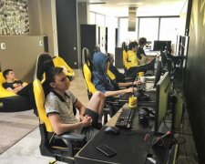 NaVi стартували з поразки на закритих кваліфікаціях The International 2017