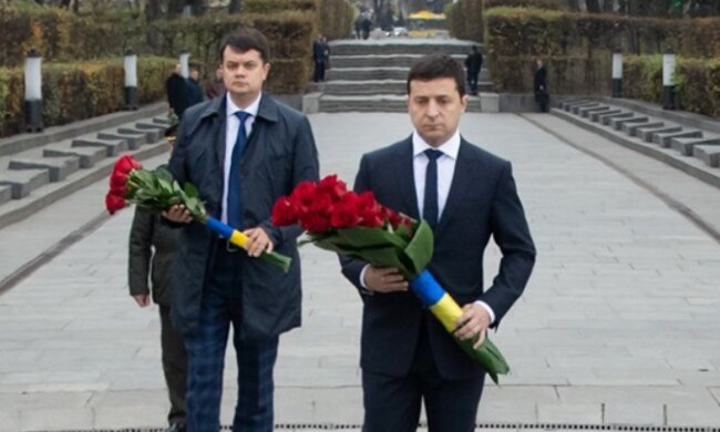 75 річниця звільнення України: Зеленський вшанував пам'ять полеглих у Другій світовій, фото