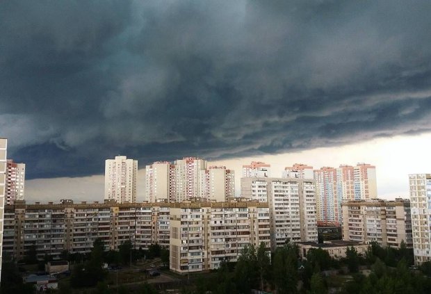 Погода на кінець тижня: зухвала стихія продовжить заливати українців