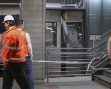 Поїзд зірвався з рейок і влетів у будівлю: моторошне фото