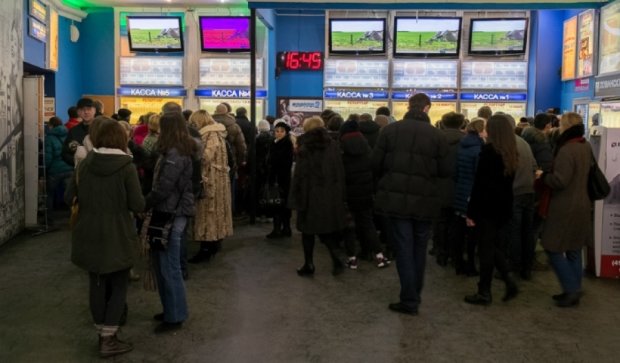 Росіяни ходитимуть в кінотеатри зі паспортами