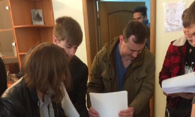 Активисты завалили СБУ заявлениями на российских артистов