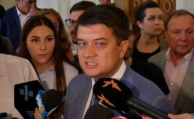 Разумков со "Слуги народа" сократит Раду: как будут работать 300 депутатов при Зеленском