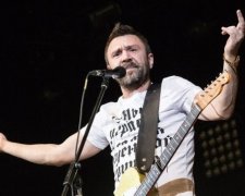 Шнуров объяснил мат в текстах "песнями души"