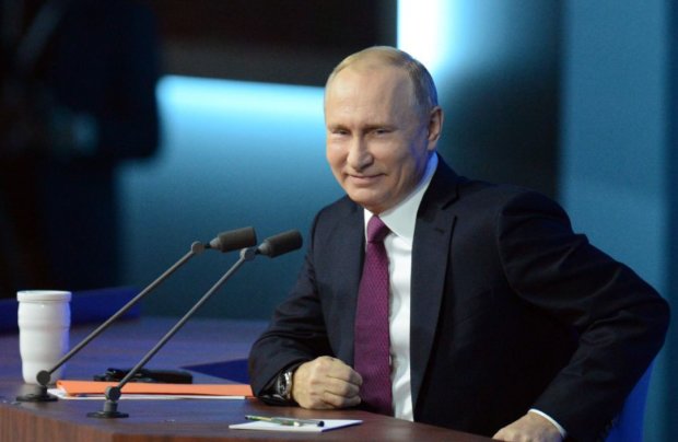 Паспортные "потуги" Путина высмеяли едкой карикатурой: самое обидное