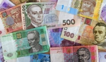 Гривня "присідає" перед черговим стрибком