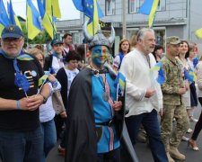 Украинцам подарят дополнительный выходной: радоваться не спешите