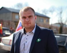 "Скромняга" з гуртожитку: в мережі показали золоті гори українського чиновника