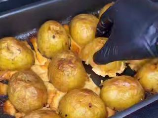 Запечённая картошечка, кадр из видео