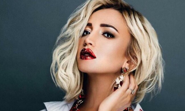 Фанати Бузової зганьбилися слідом за своєю "богинею"