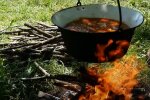 Приготування бограча, кадр з відео: YouTube Костянтин Грубич