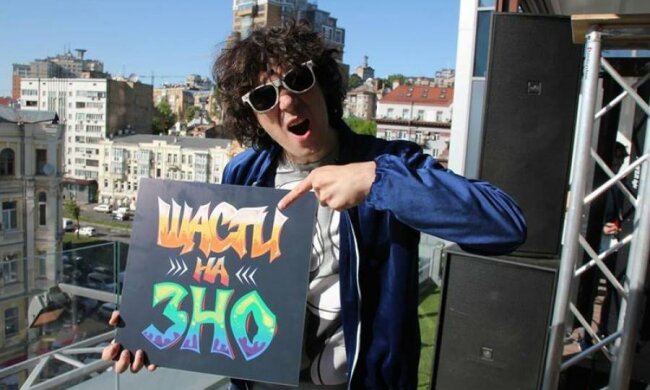 #УдачиНаВНО: абитуриентов поддержали флешмобом в Facebook