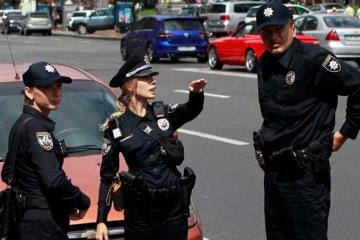 Майже 100 нових поліцейських вже звільнилися