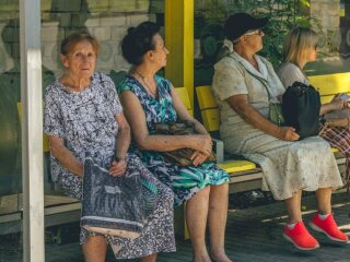 Трудова книжка, пенсійне посвідчення та гроші