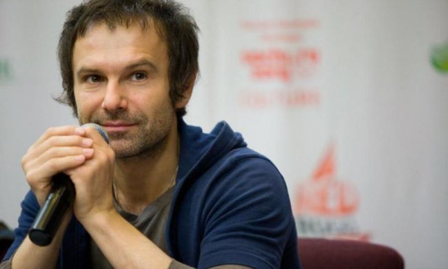 Вакарчук объяснил свое отношение к политике