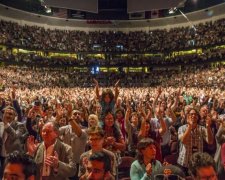 Слезы и овации: танцы на инвалидной коляске тронули весь мир