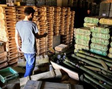 З одеського військового складу вкрали сотні одиниць зброї