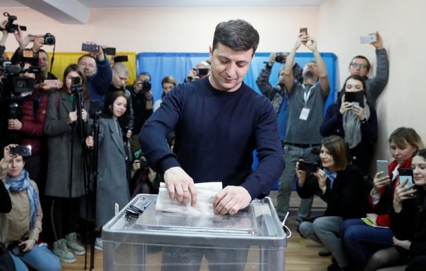 Выборы президента 2019: как Вакарчук, Полякова, Кароль и другие отдали свои голоса