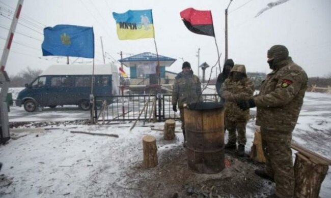 Гройсман пожаловался на космические убытки от блокадников