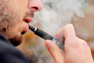 Опасность с дымком: чем вредны электронные сигареты