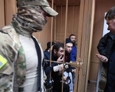 Главное за ночь: возвращение пленных моряков, повышение пенсий и шабаш фанатов Путина в Одессе