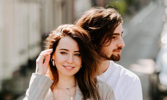 Дантес разделся на яхте вслед за Дорофеевой: "Я вижу опасность"