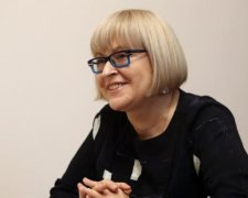 Пока подельник Амосовой проректор Никитюк прячется в больнице, она сама пытается "замять" уголовные дела