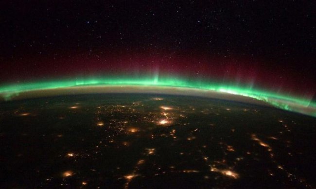На Земле рассыпались звезды: уникальные кадры из МКС