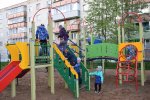 Комунальники налякали дітей на майданчику кривавими монстрами: від побаченого у дітей волосся дибки